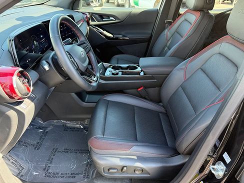 Used 2026 Chevrolet Equinox RS FWD image 24