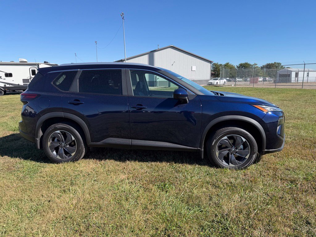 Certified 2026 Nissan Rogue SV w/ SV Premium Package FWD image 4