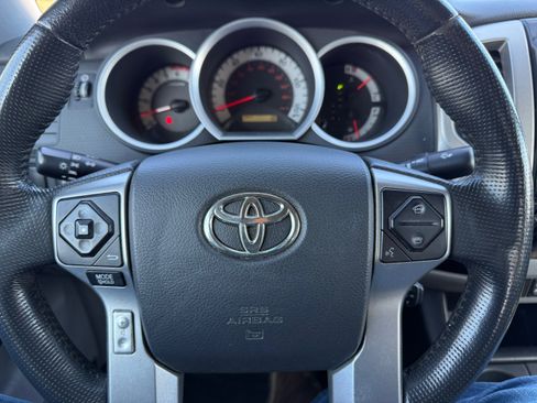 Used 2014 Toyota Tacoma 4x4 Double Cab image 17