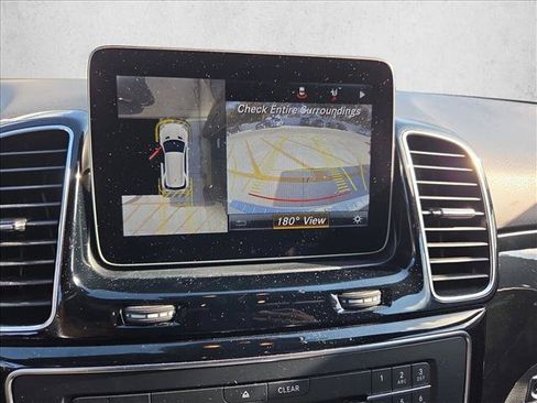 Used 2019 Mercedes-Benz GLE 400 4MATIC image 11