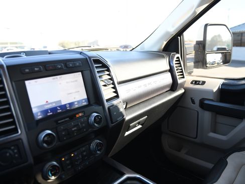 Used 2020 Ford F250 Limited image 24