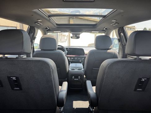 Used 2026 Chevrolet Traverse RS AWD/4WD image 23
