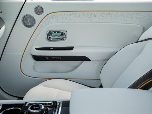 New 2025 Rolls-Royce Spectre Black Badge image 23