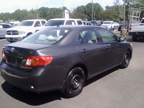 Used 2010 Toyota Corolla FWD image 3