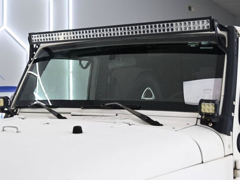 Used 2009 Jeep Wrangler X AWD/4WD image 11
