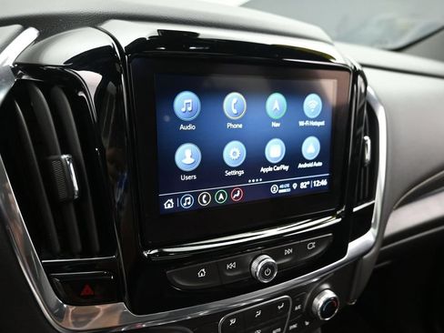 Used 2023 Chevrolet Traverse LT w/ LT Premium Package AWD/4WD image 21