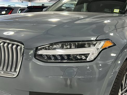 Certified 2023 Volvo XC90 B6 Plus AWD/4WD image 7