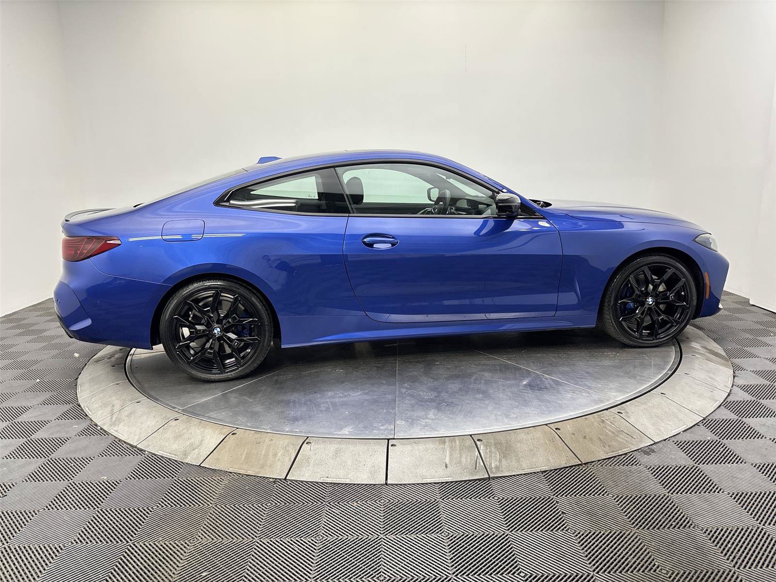 Used 2026 BMW 430i xDrive Coupe w/ M Sport Package AWD/4WD image 17