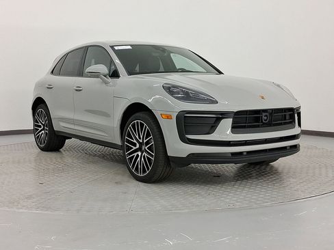 New 2026 Porsche Macan image 7