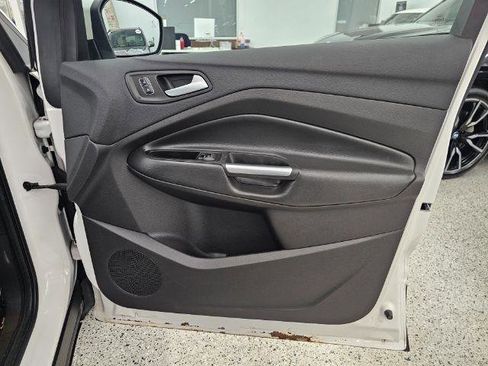 Used 2017 Ford Escape SE w/ Equipment Group 201A image 27