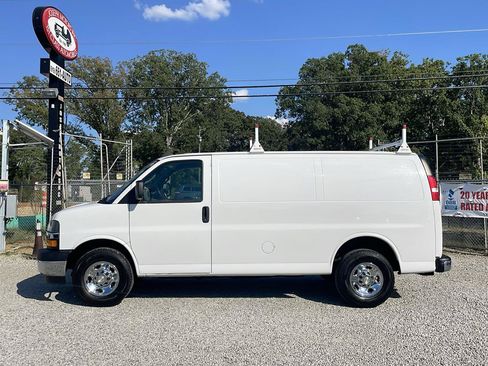 Used 2020 Chevrolet Express 2500 w/ Driver Convenience Package RWD image 2