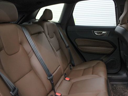 Used 2025 Volvo XC60 B5 Plus w/ Protection Package Premier AWD/4WD image 28