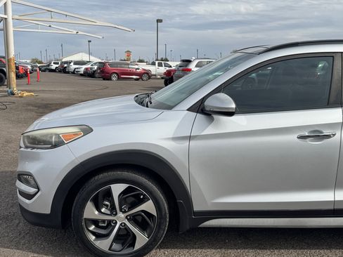 Used 2018 Hyundai Tucson Limited w/ Ultimate Package 02 image 10