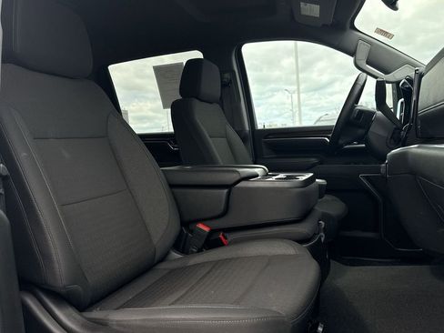 Used 2025 Chevrolet Silverado 2500 LT w/ Convenience Package image 25