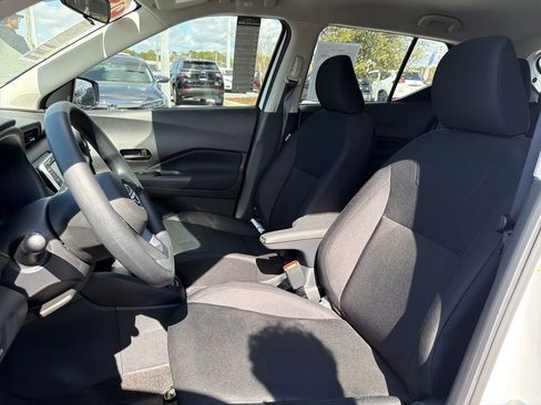Certified 2025 Nissan Kicks Play S image 15