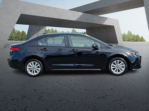 Certified 2025 Toyota Corolla LE w/ LE Premium Package FWD image 7