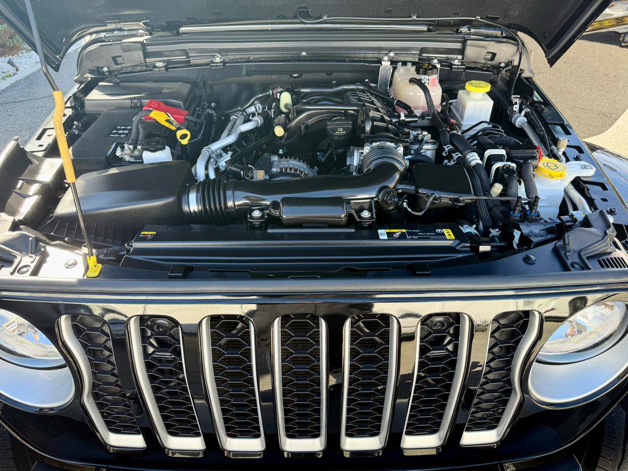 Used 2022 Jeep Gladiator Overland w/ Popular Equipment Package AWD/4WD image 32