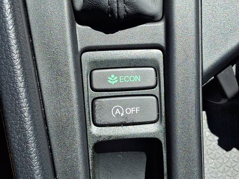 Used 2025 Honda Accord LX image 25