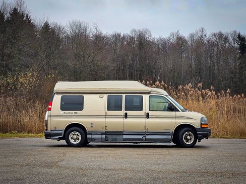 Used 2006 Chevrolet Express 3500 Extended w/ Power and Light Package image 3