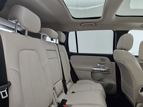 New 2026 Mercedes-Benz GLB 250 4MATIC image 27