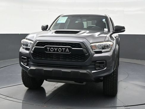 Used 2017 Toyota Tacoma TRD Sport w/ Tow Package RWD image 8
