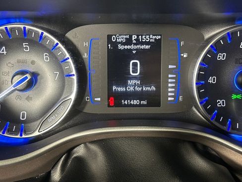 Used 2020 Chrysler Voyager Lxi FWD image 14