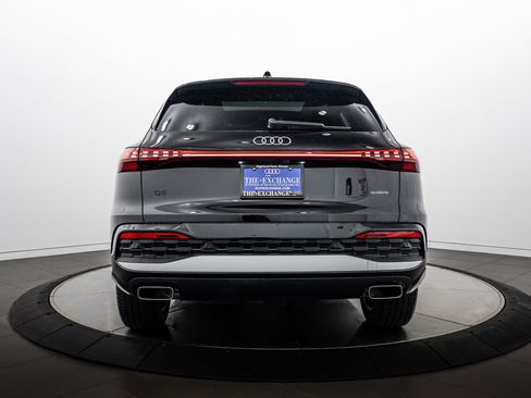 Used 2025 Audi Q5 Premium w/ Convenience Package AWD/4WD image 22