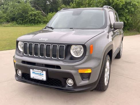 Used 2020 Jeep Renegade Latitude FWD image 2