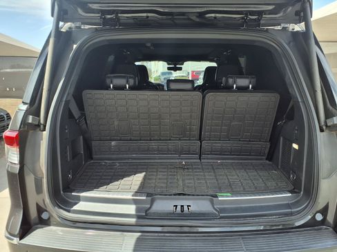 Used 2023 Lincoln Navigator Reserve AWD/4WD image 14