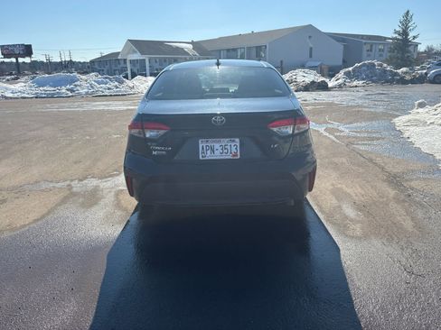 Used 2022 Toyota Corolla LE image 6