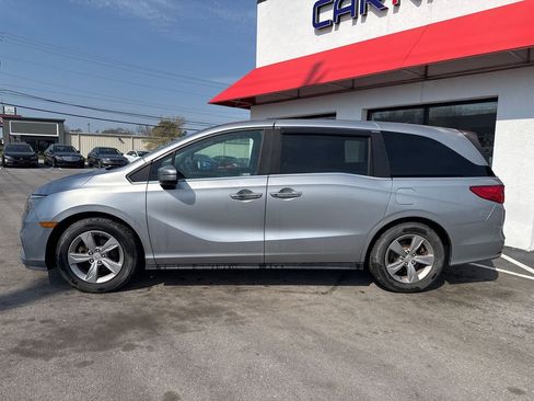 Used 2018 Honda Odyssey EX image 3