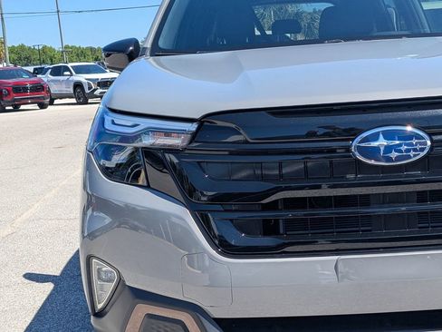 Used 2025 Subaru Forester Sport image 9