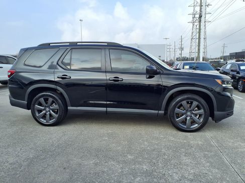 Used 2025 Honda Pilot Sport image 26