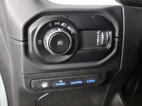 Used 2024 Jeep Wrangler Unlimited Sahara AWD/4WD image 20