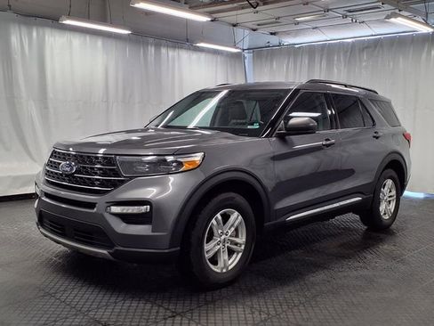 Certified 2023 Ford Explorer XLT w/ Equipment Group 202A image 25
