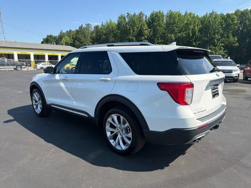 Used 2022 Ford Explorer Platinum w/ Equipment Group 601A AWD/4WD image 8