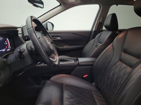 Used 2021 Nissan Rogue Platinum image 17