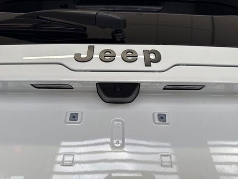New 2026 Jeep Cherokee Limited image 18