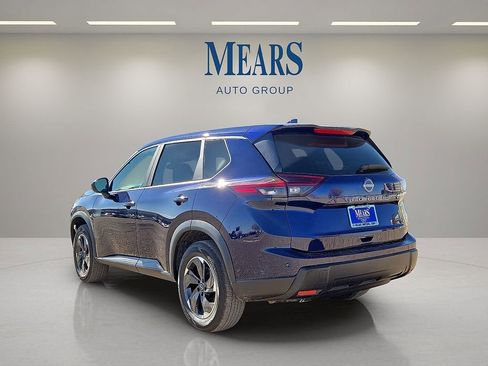 Used 2026 Nissan Rogue SV image 3