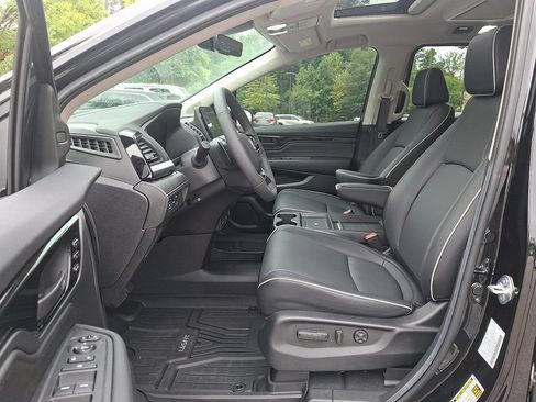 Used 2026 Honda Odyssey Touring image 13