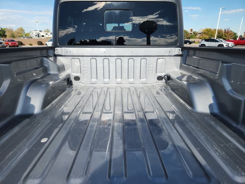 Used 2020 Jeep Gladiator Overland image 32
