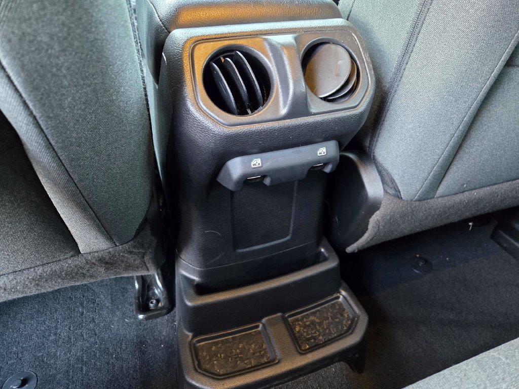 Used 2024 Jeep Wrangler Unlimited AWD/4WD image 11
