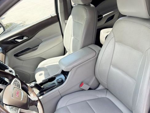 Used 2018 GMC Acadia SLT FWD image 11