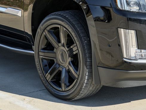 Used 2018 Cadillac Escalade Luxury image 58