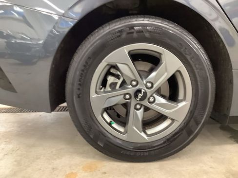 Used 2022 Kia K5 LXS FWD image 30