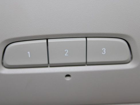 Used 2019 Buick Encore Essence image 34