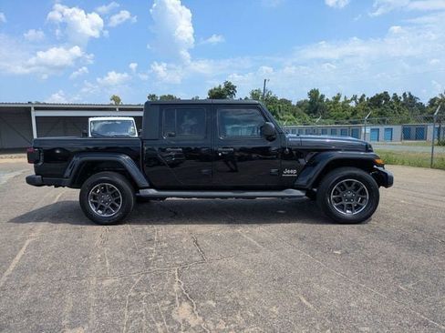 Used 2020 Jeep Gladiator Overland AWD/4WD image 3