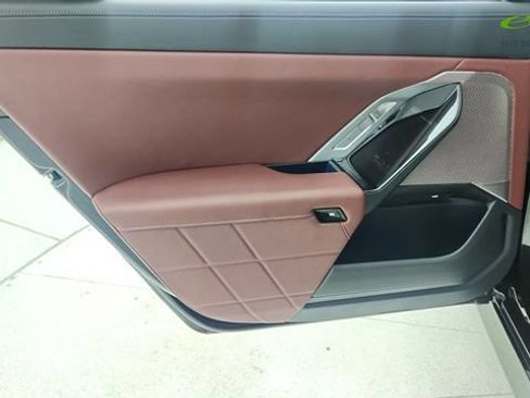 Used 2025 BMW i7 eDrive50 w/ M Sport Package RWD image 32