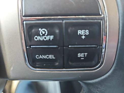 Used 2012 Jeep Grand Cherokee Laredo image 28