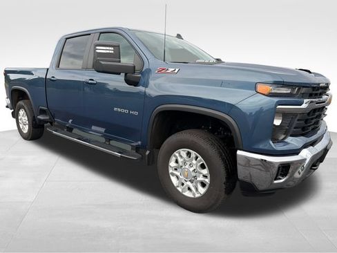 Used 2024 Chevrolet Silverado 2500 LT w/ All Star Edition AWD/4WD image 9